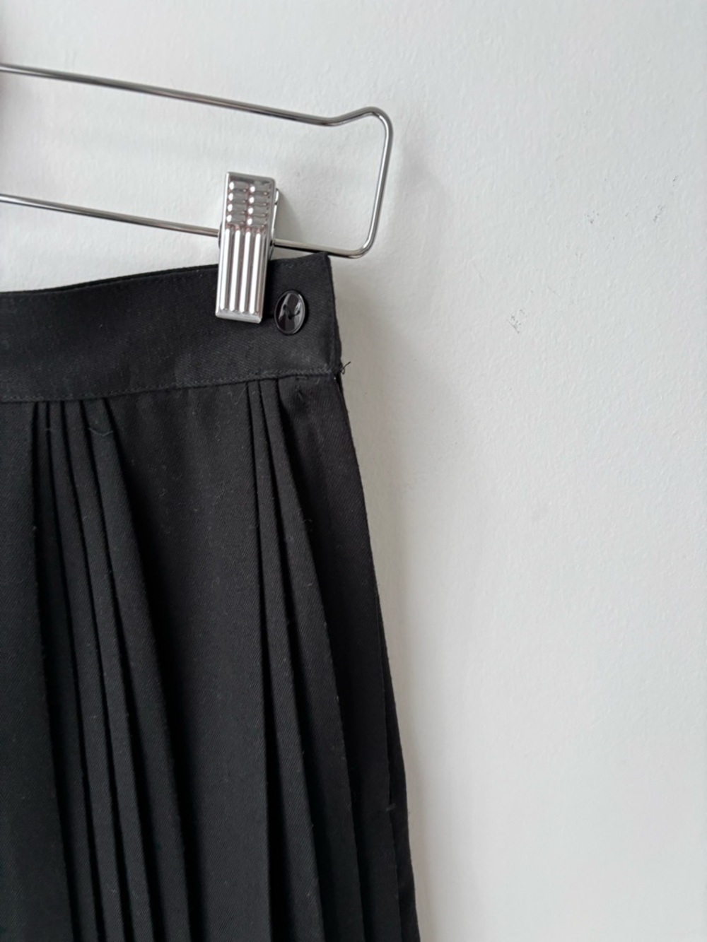 Vintage high waist Black Pleated Midi Skirt Size 10 Minimalist Classic A-Line - Picture 3 of 12